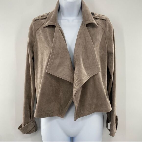 CUPCAKES & CASHMERE Robin Faux Suede Drape Front Cropped Moto Jacket - Picture 8 of 10